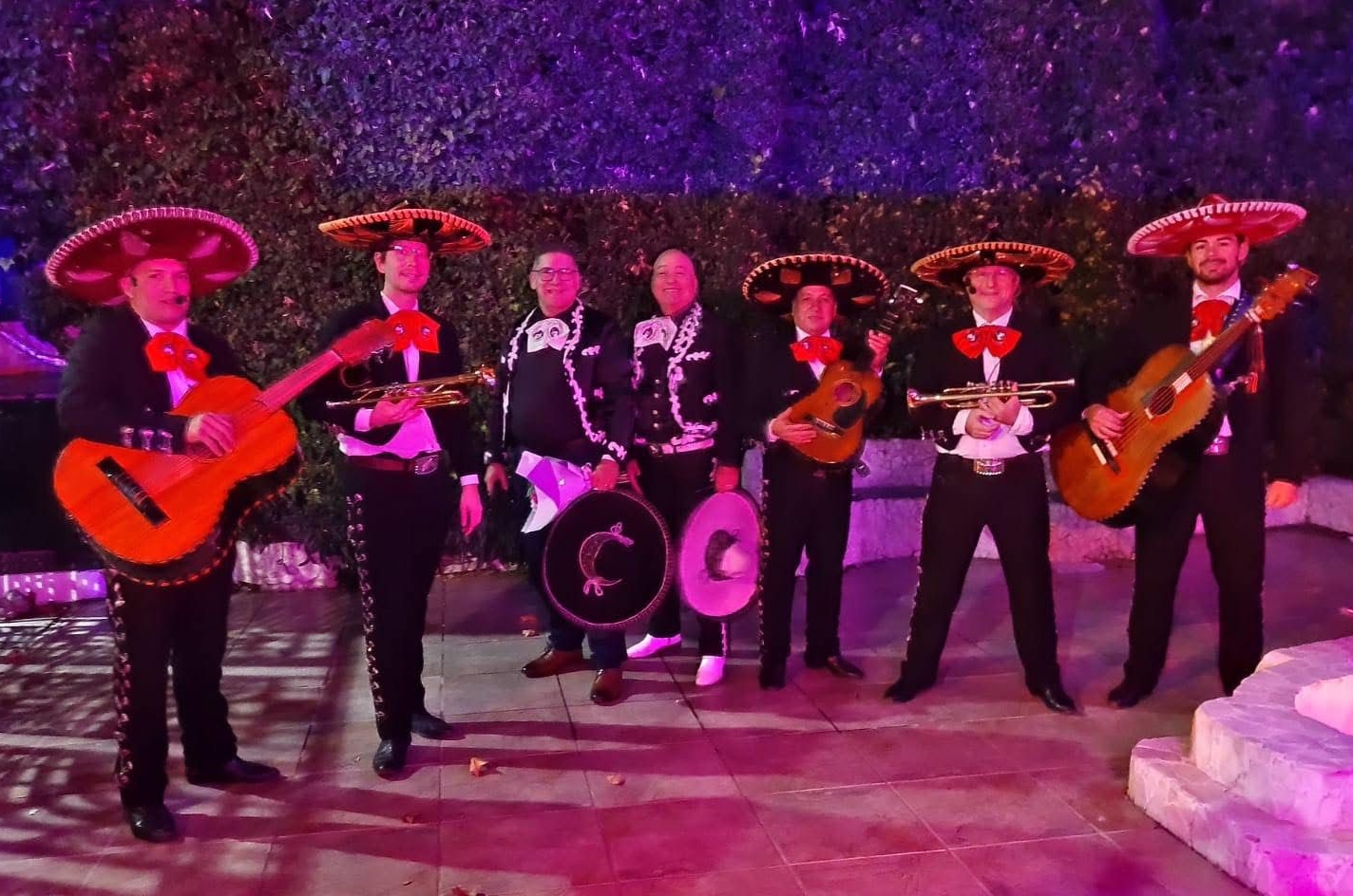 ¡Viva México! El grupo mariachi liderado por un funense que se dio el gusto de tocar en el cielo cordobés